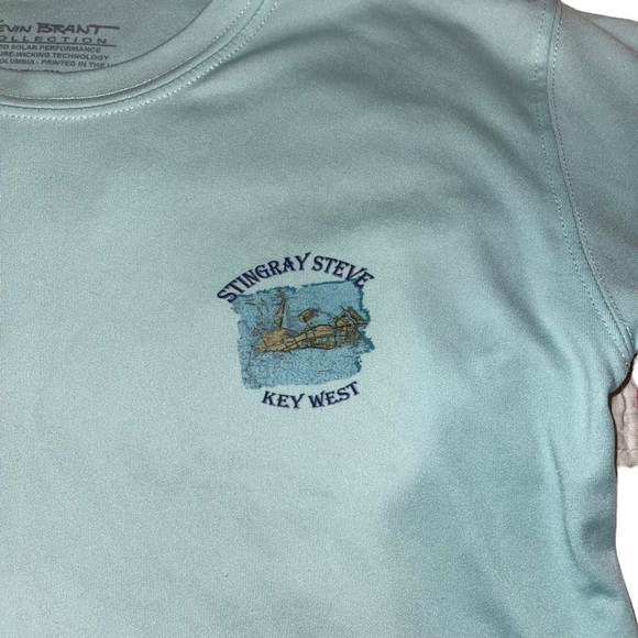 Kevin Brant Sting Ray Steve Boys Size Small Short Sleeve T-Shirts Mint Green - Picture 2 of 7